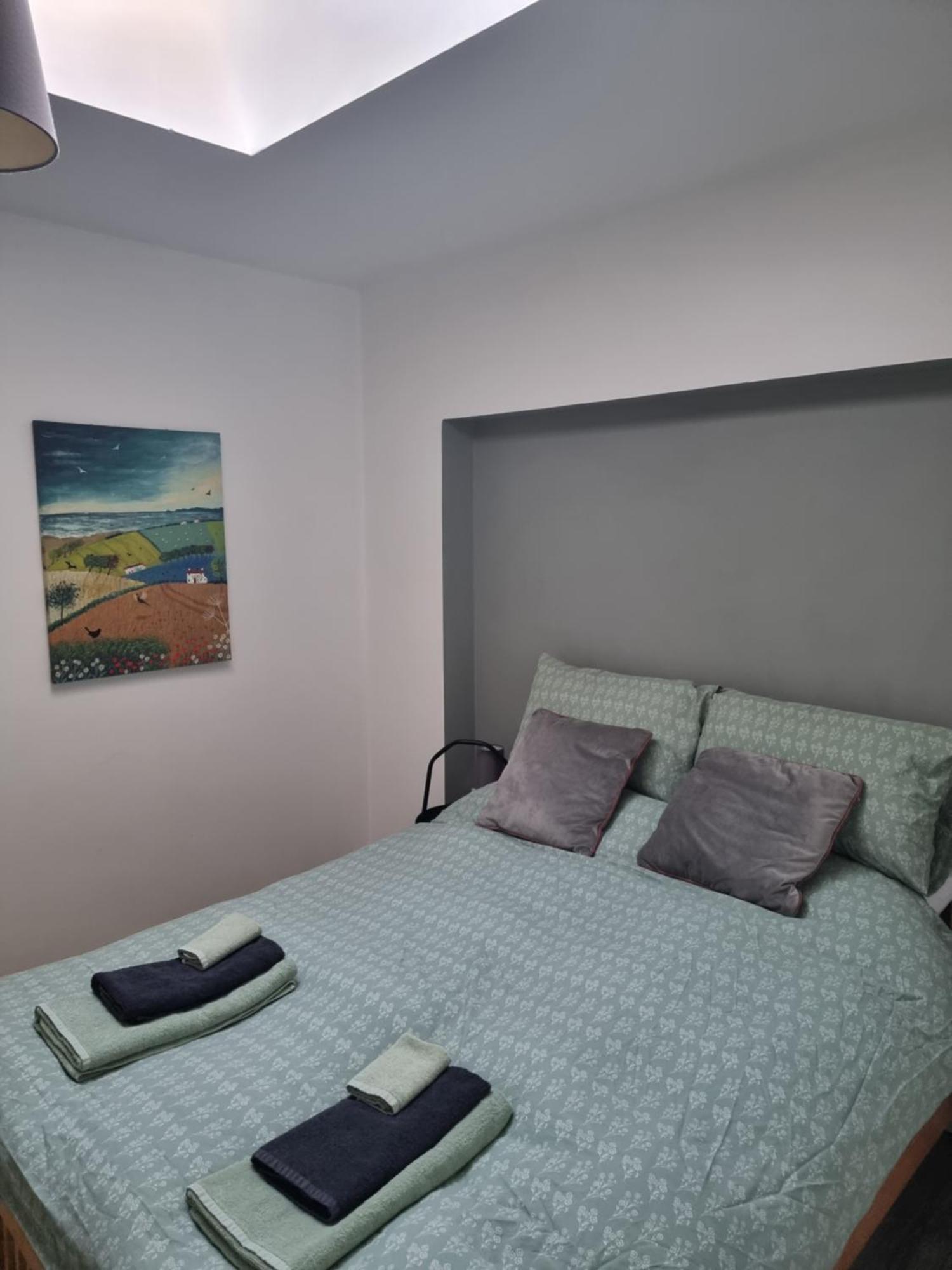 Spacious Curragh 2-Bed Apartment With Own Entrance Brownstown Eksteriør bilde
